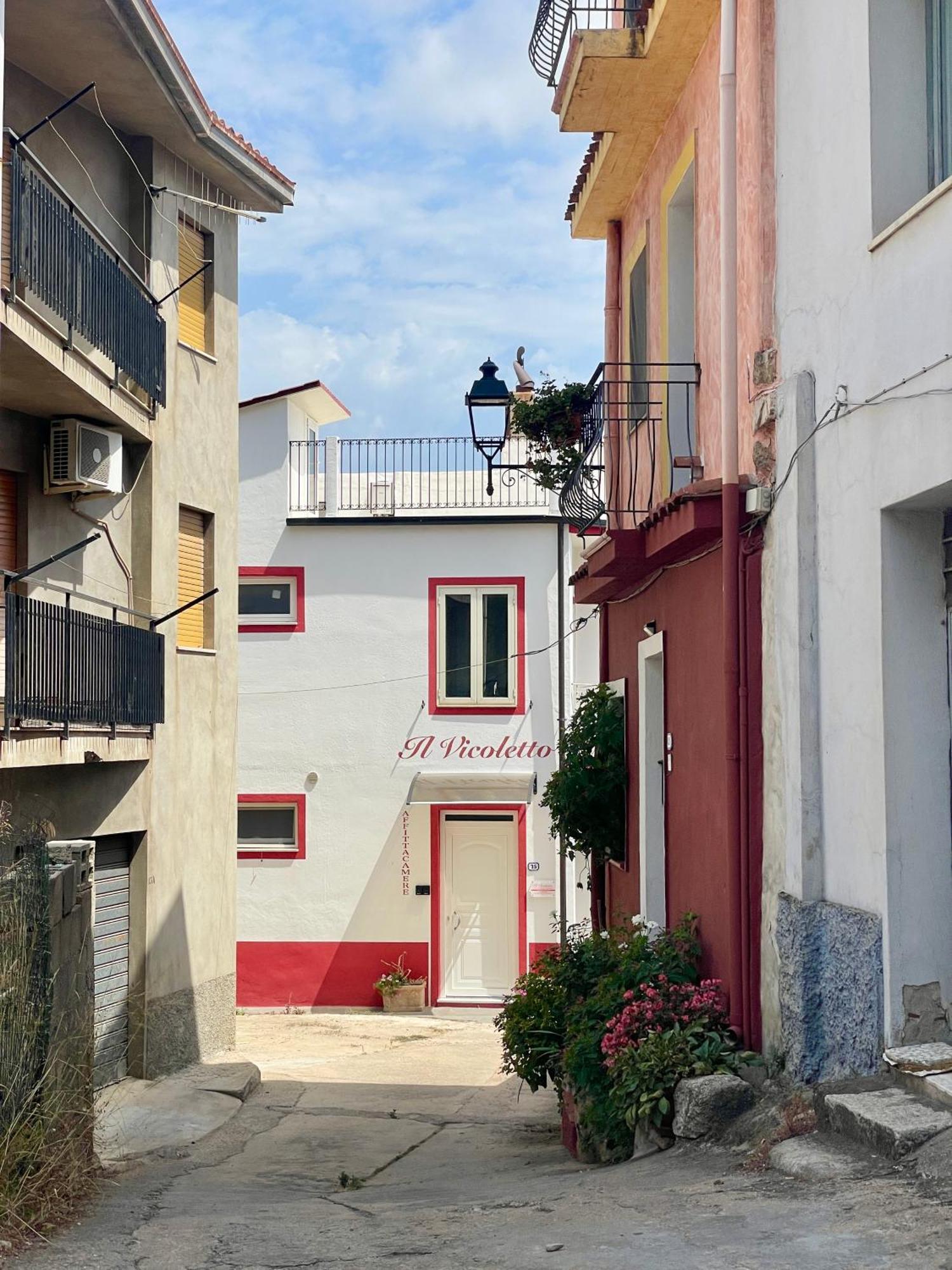 Affittacamere Il Vicoletto Aria Ona Villagrande Strisaili Exterior photo